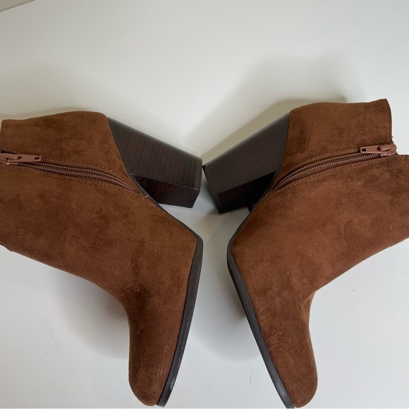 Carlos Santana Tempe Brown Suede Fringe Booties - Picture 7 of 9